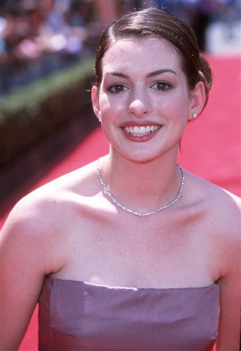 anne hathaway movies age